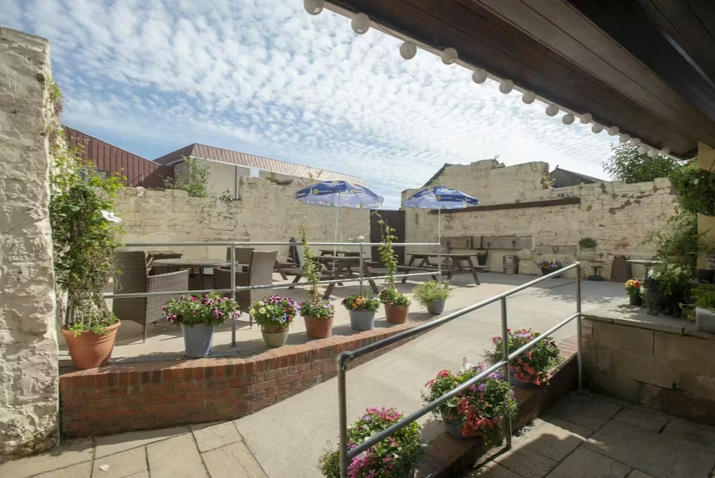 Castle Knights Bar & Grill